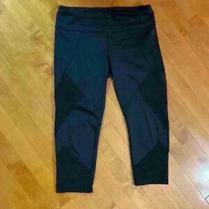 Athleta Black Mesh Sonar Capri Legging